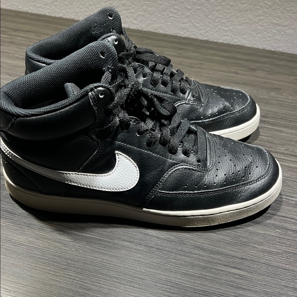 Nike Classic Black and White High-Tops - Picture 4 of 5